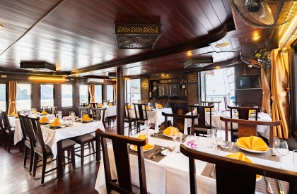 Swan cruise- Restaurant